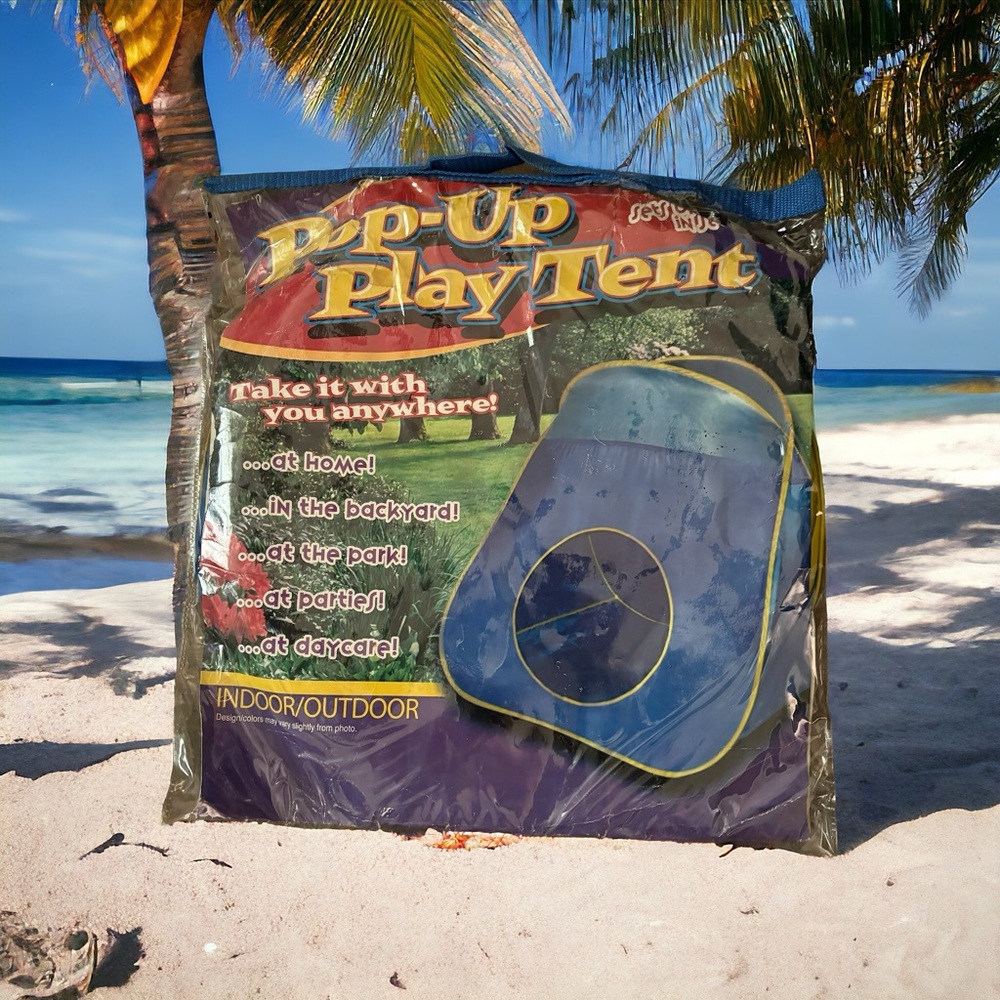 Pop Up Play Tent Indoors/ Outdoors Sets Up In Seconds. Beach Backyard Park Age4+